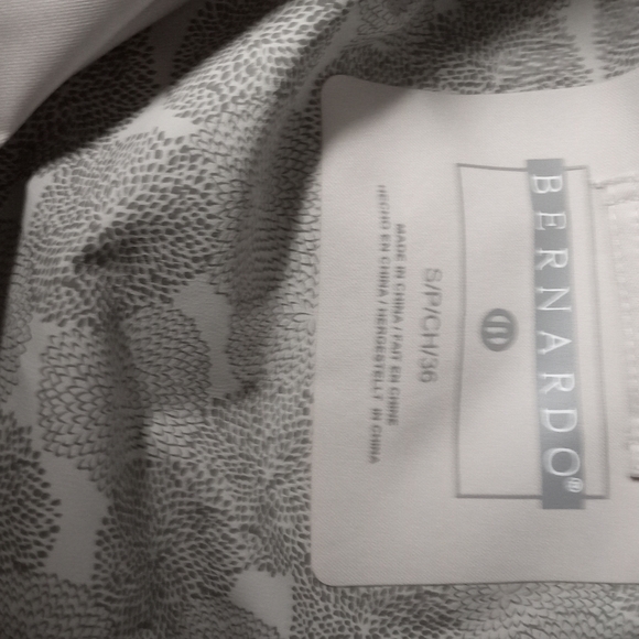 Bernardo lightweight all weather windbreaker jacket coat w/hood belt geo… - Picture 14 of 16